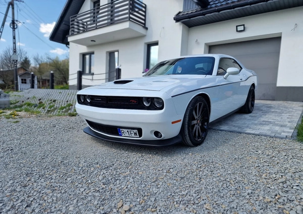 Dodge Challenger cena 110000 przebieg: 63200, rok produkcji 2018 z Rzeszów małe 154